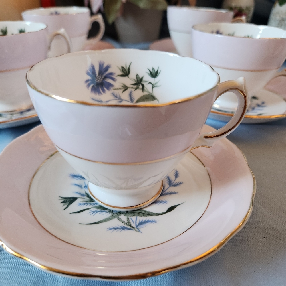 Beautiful Pink Colclough Bone China Cup And Saucers Set Of 8 Made In ENGLAND - Picture 9 of 11